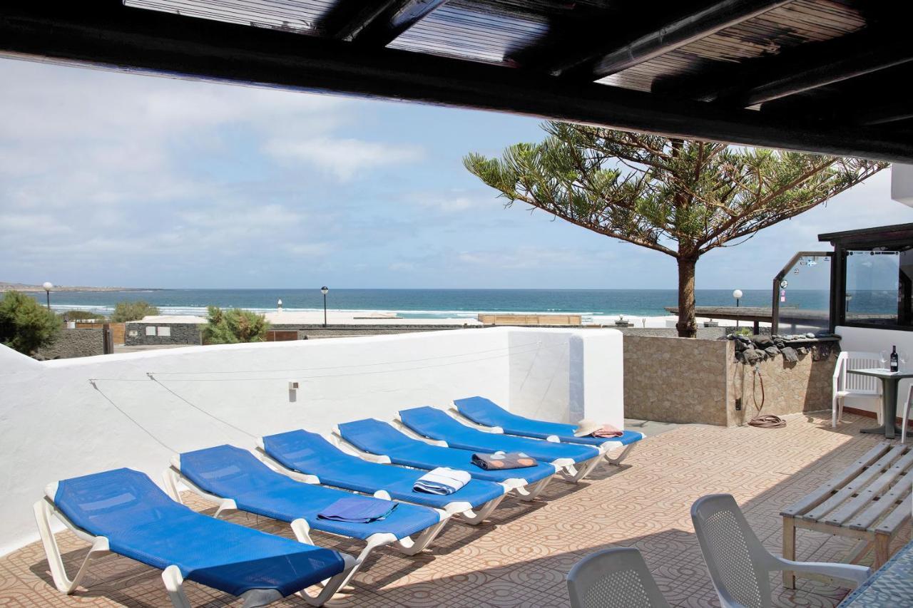 Bungalow Famara, Lanzarote Bagian luar foto
