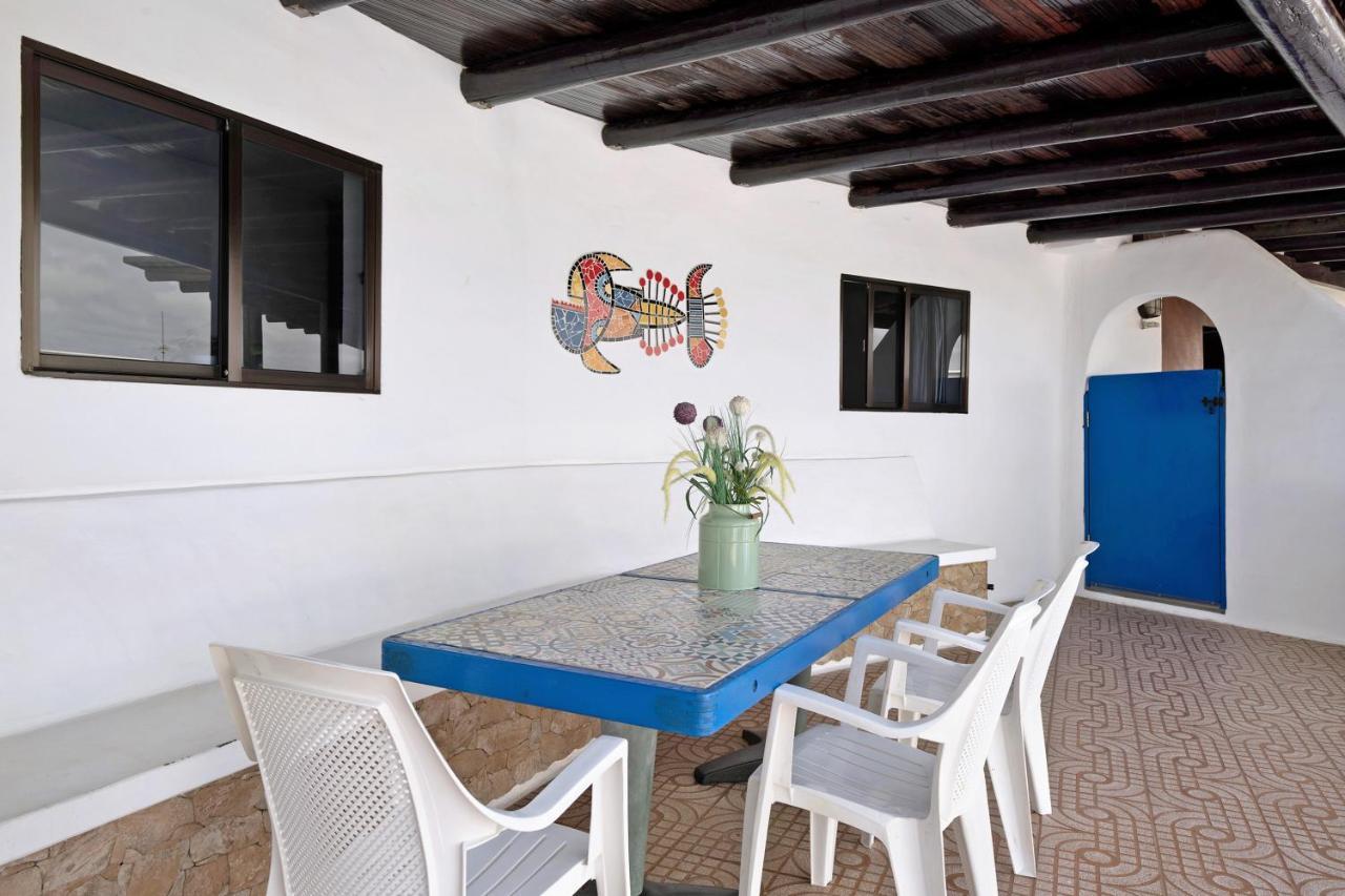 Bungalow Famara, Lanzarote Bagian luar foto