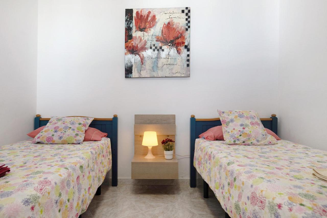 Bungalow Famara, Lanzarote Bagian luar foto