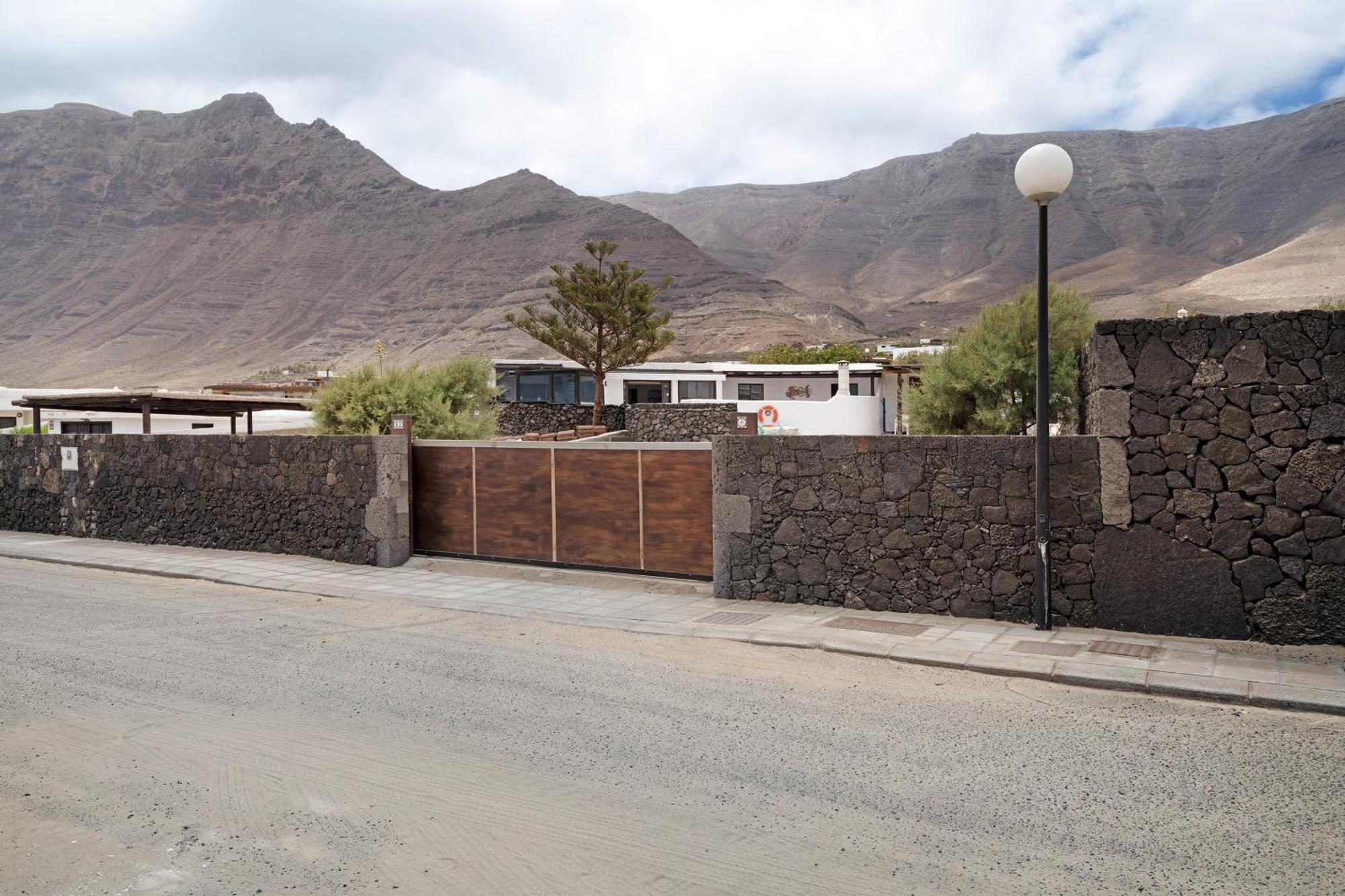 Bungalow Famara, Lanzarote Bagian luar foto